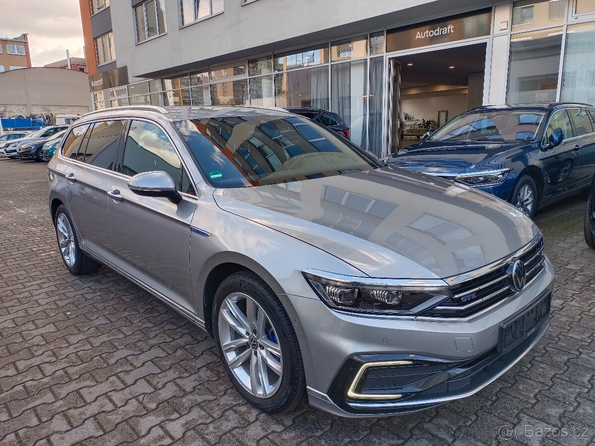 VW Passat B8 GTE Variant Hybrid 160kW DSG - záruka Autodraft