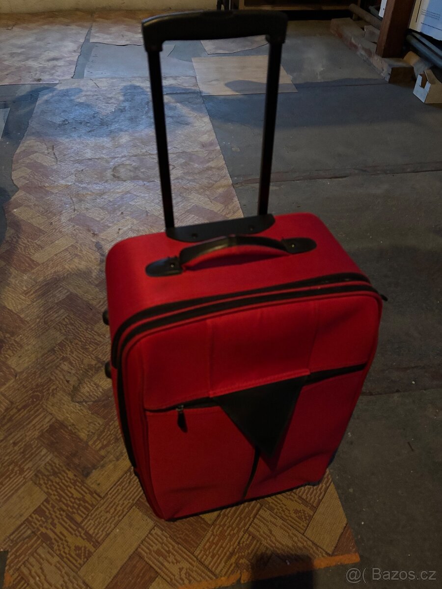 Cestovní kufr