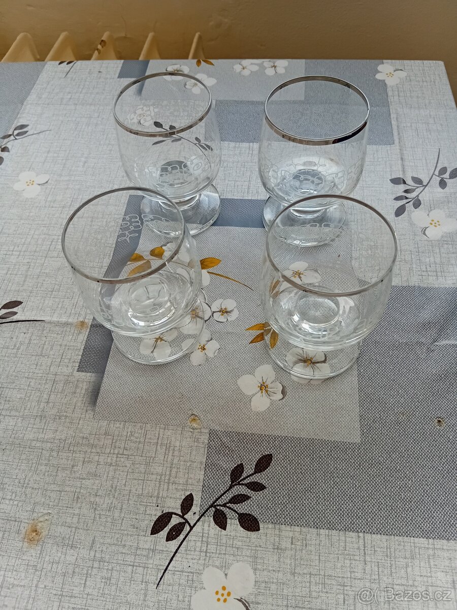 barevné skleničky