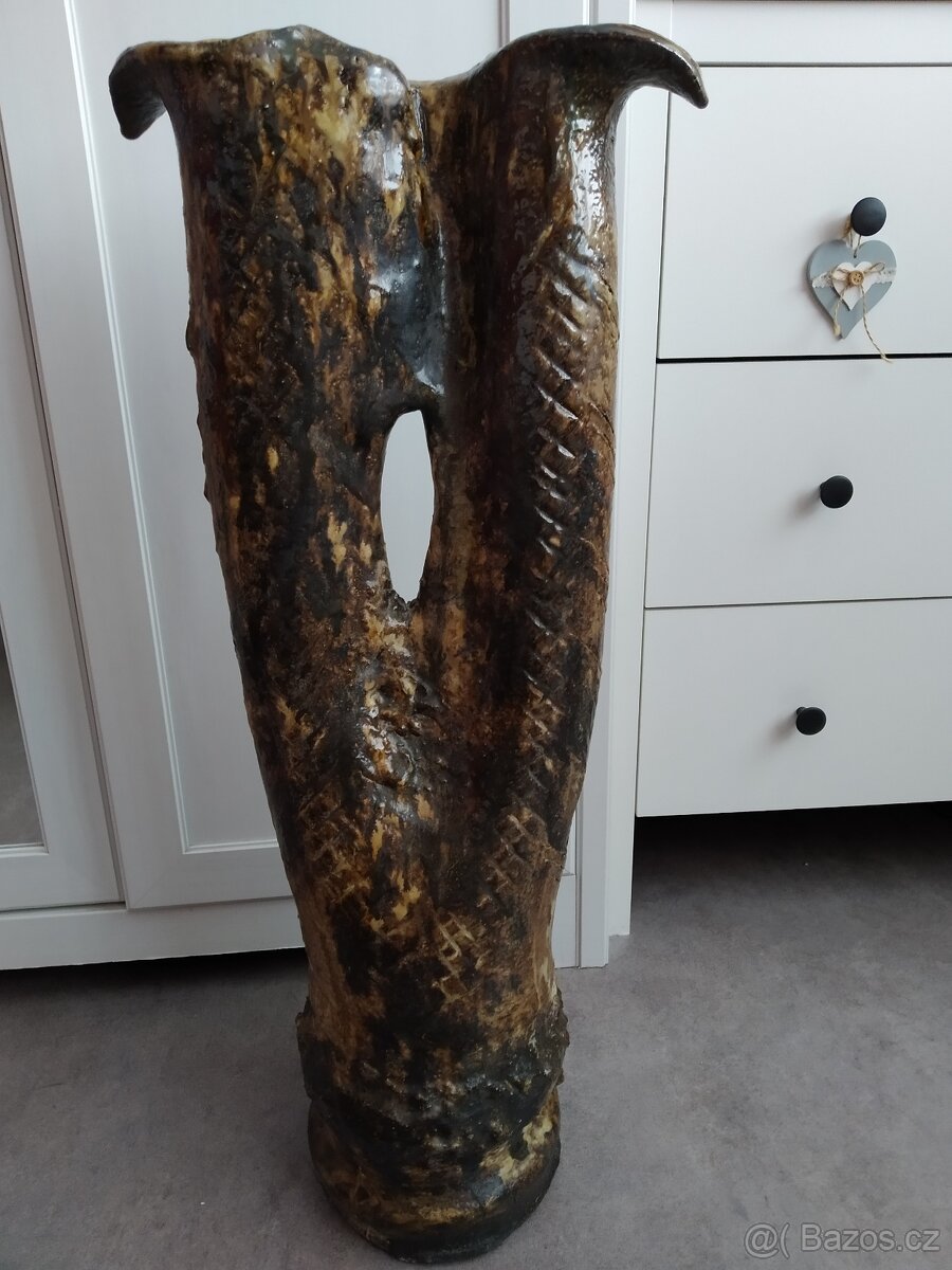 Větší kameninová váza