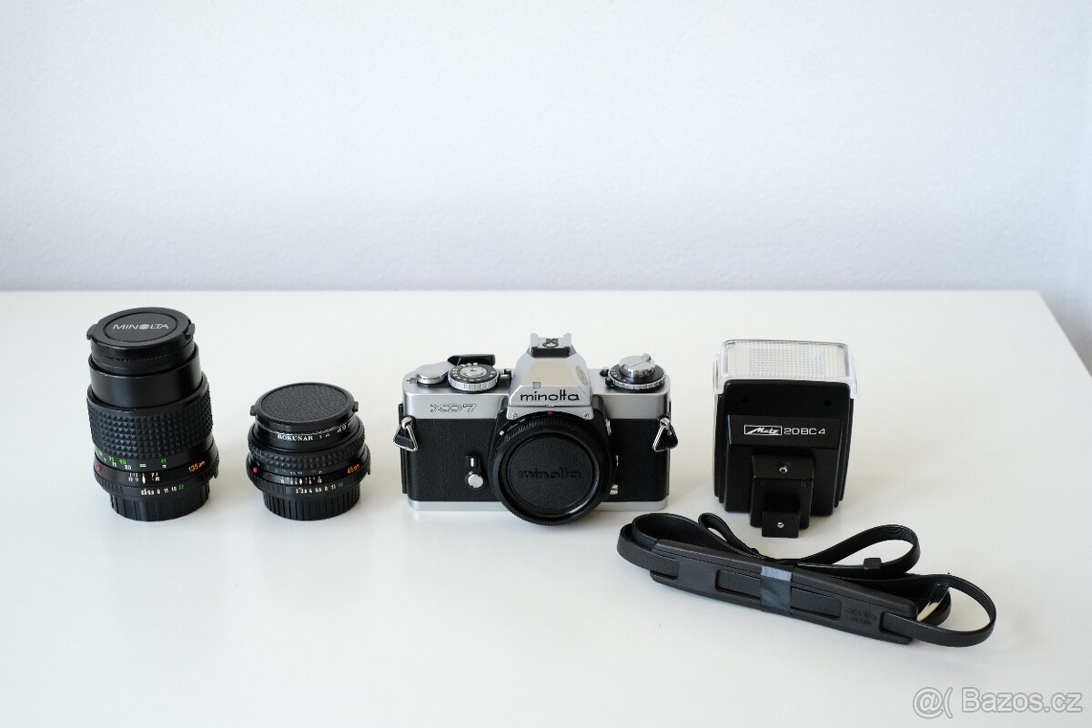 Set Minolta XD7 + 2x objektiv + blesk + popruh