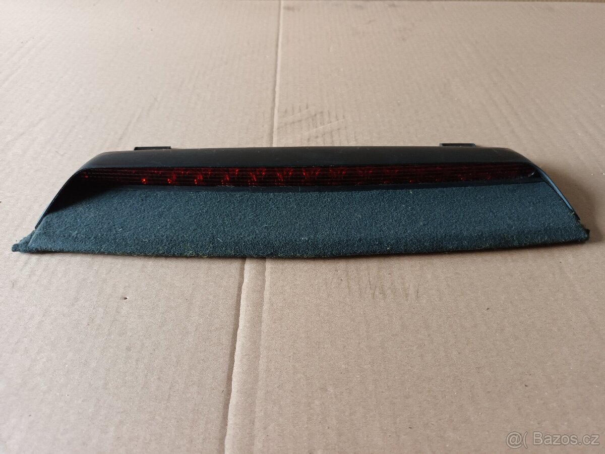 TŘETÍ BRZDOVÉ SVĚTLO ŠKODA SUPERB