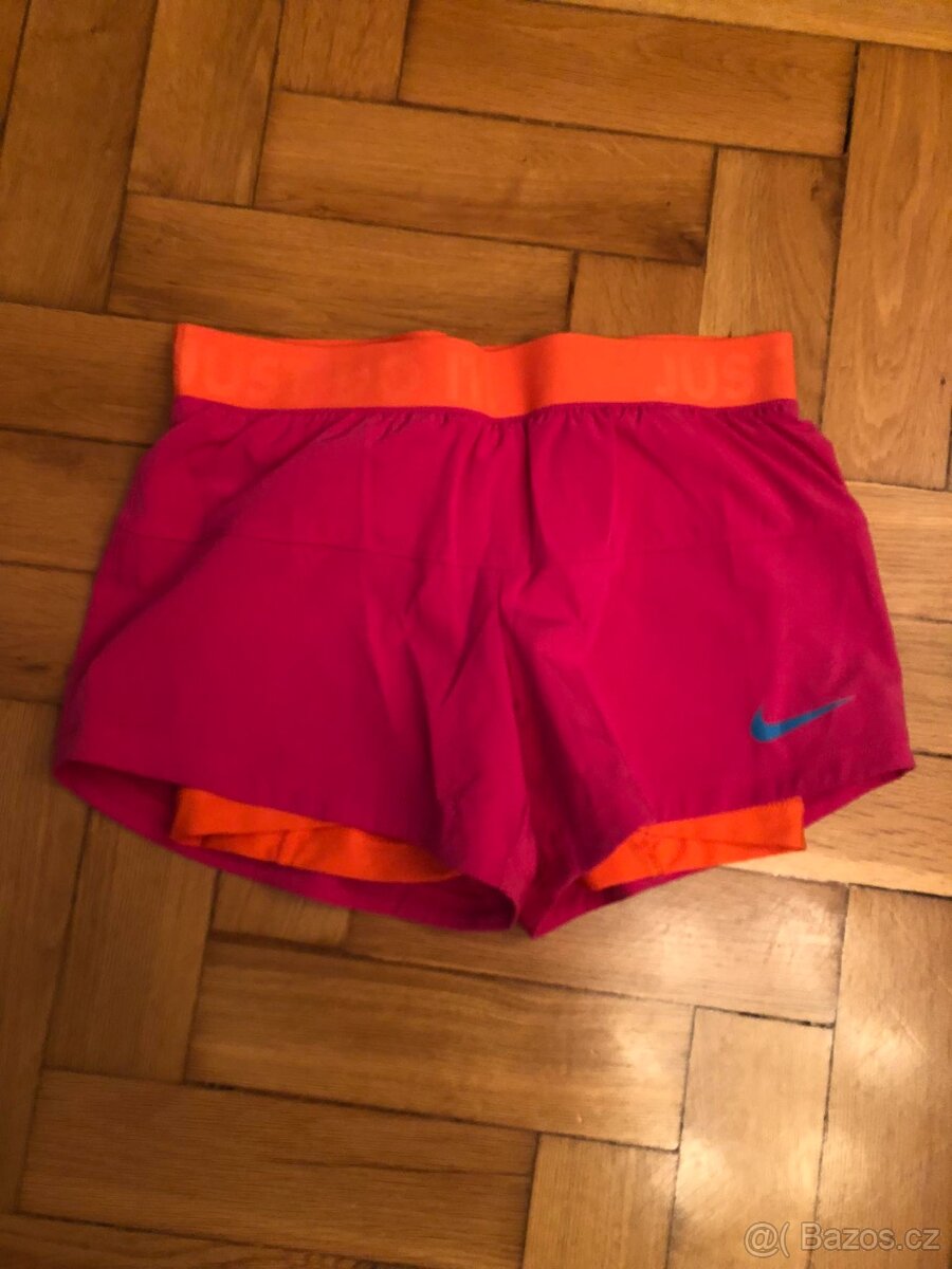 Sportovní kraťasy Nike vel.XS