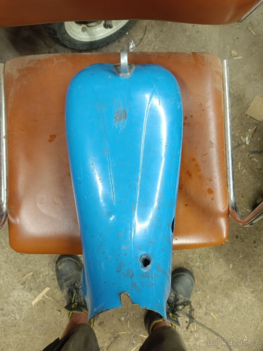 Horní prsíčka Jawa 05