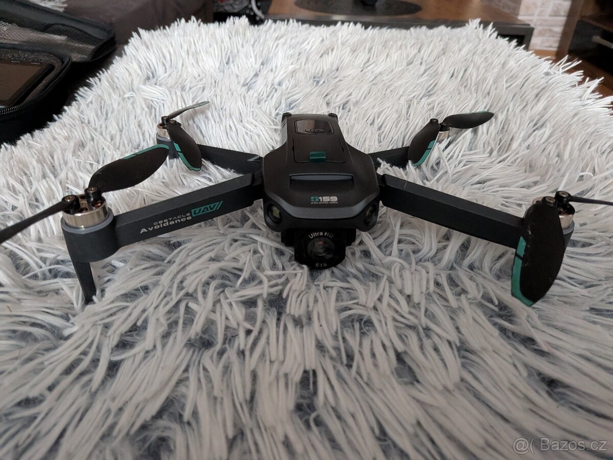 Dron S159