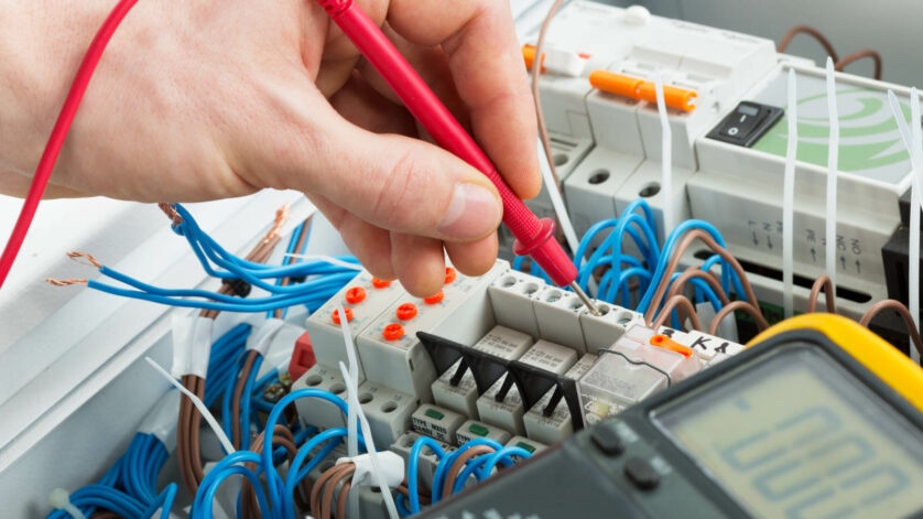 ELEKTRIKÁŘ NĚMECKO – 29 EUR/hod