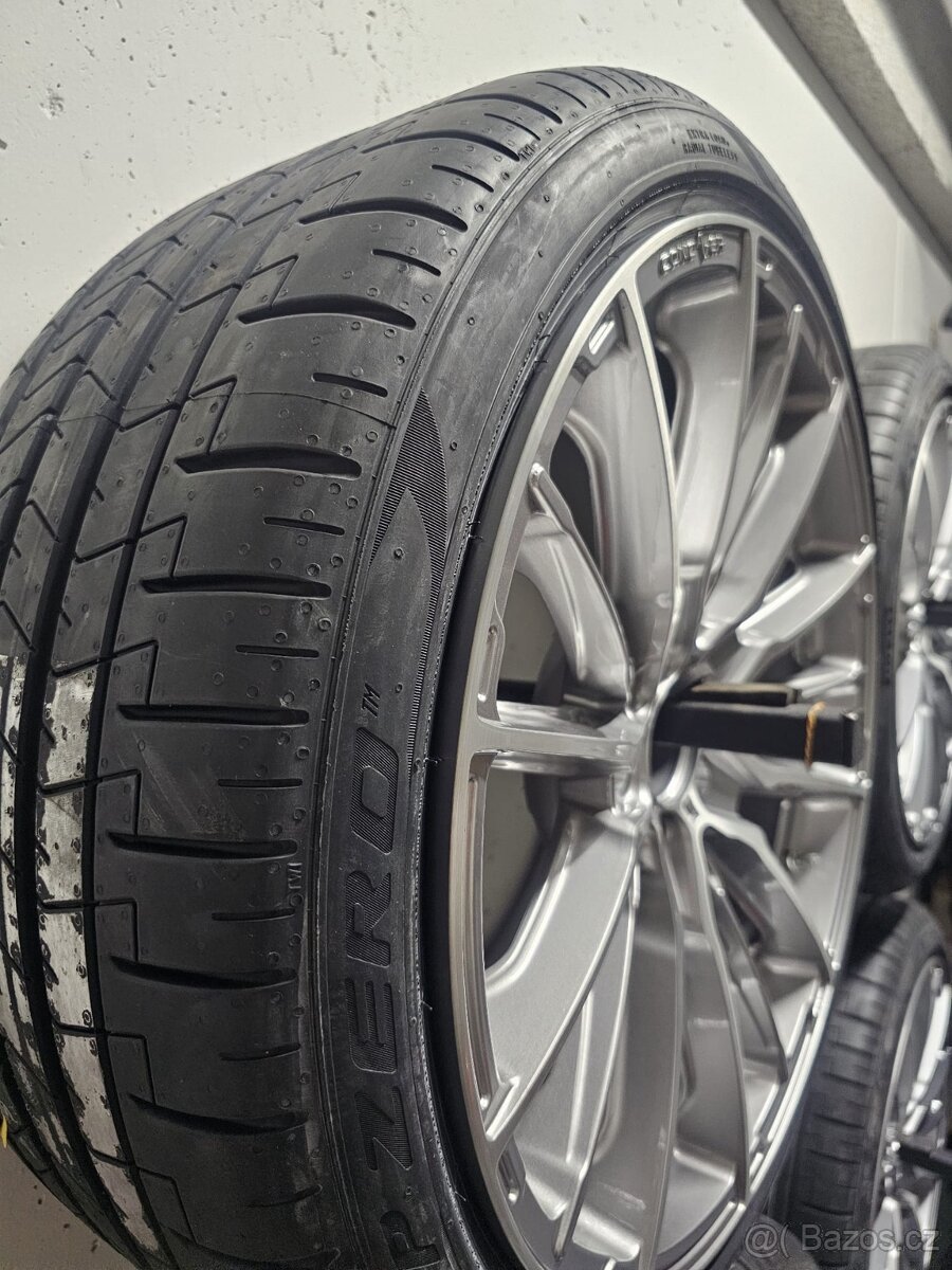Letní pneu PIRELLI P ZERO (PZ4), prémiová třída.