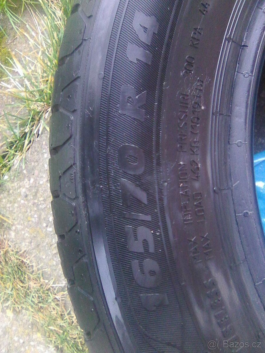 Prodám pneu
