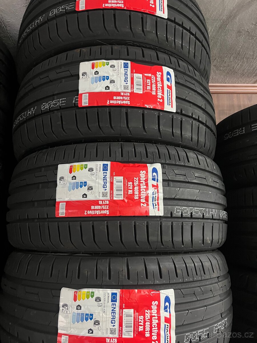 225/40/18 GT Radial