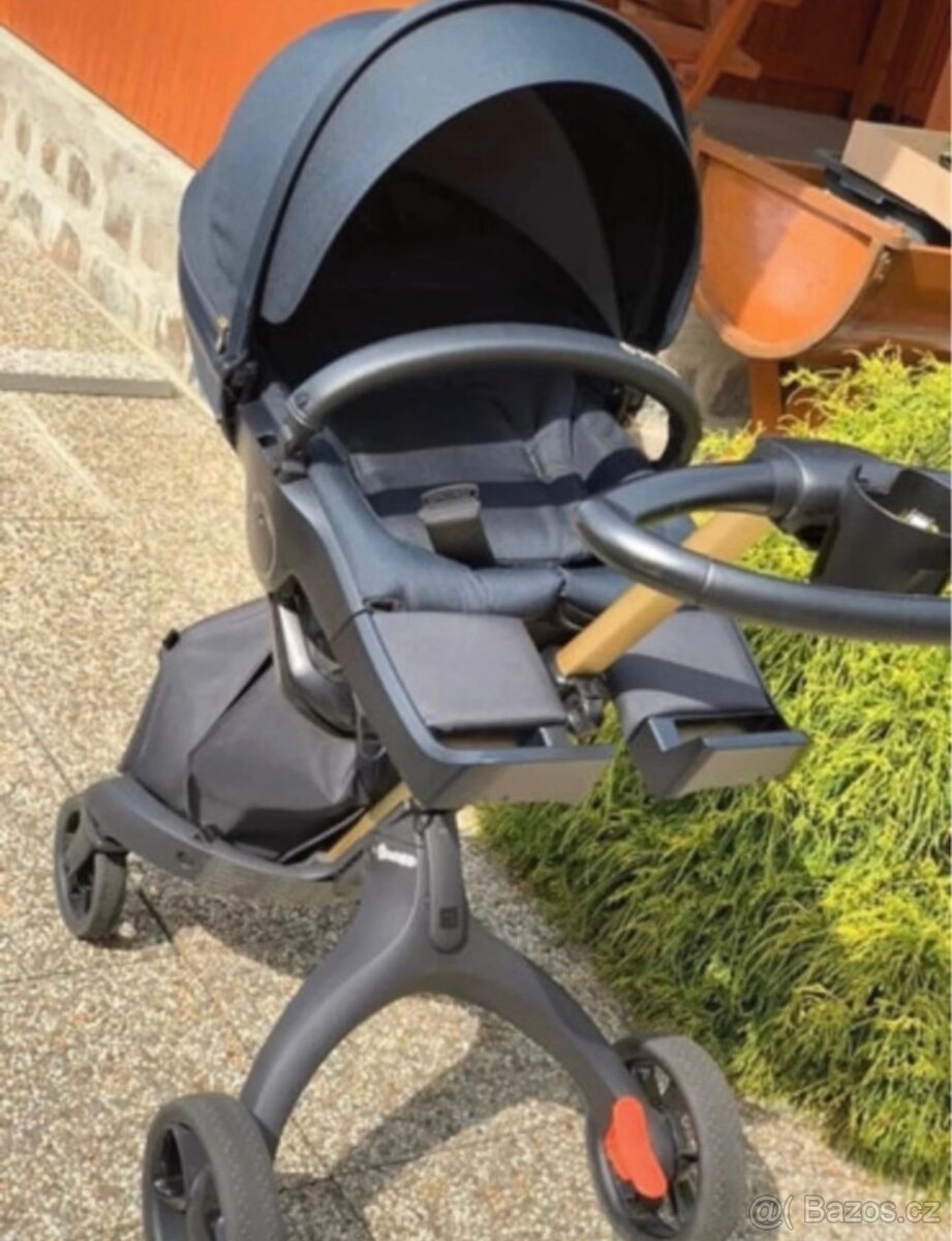Kočárek Stokke Xplory V6