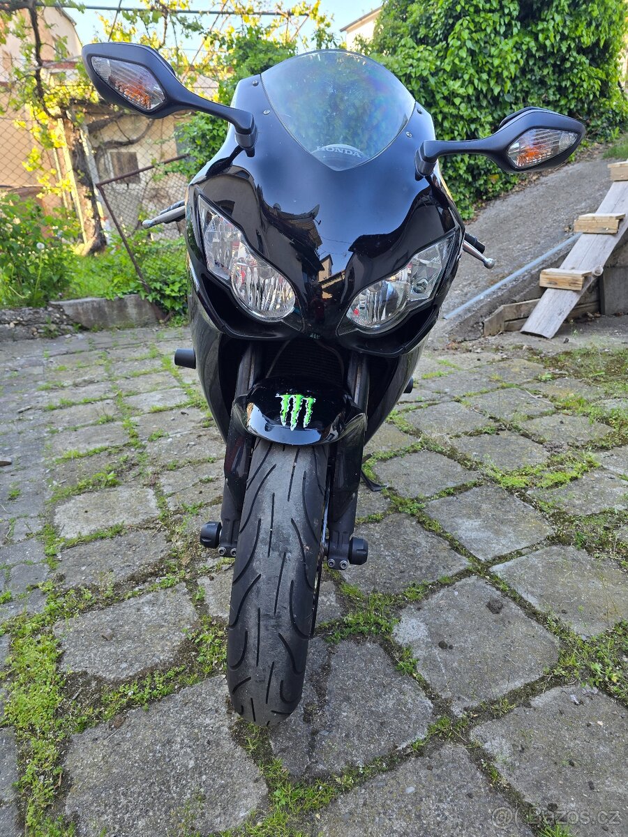 Honda cbr 1000 rr