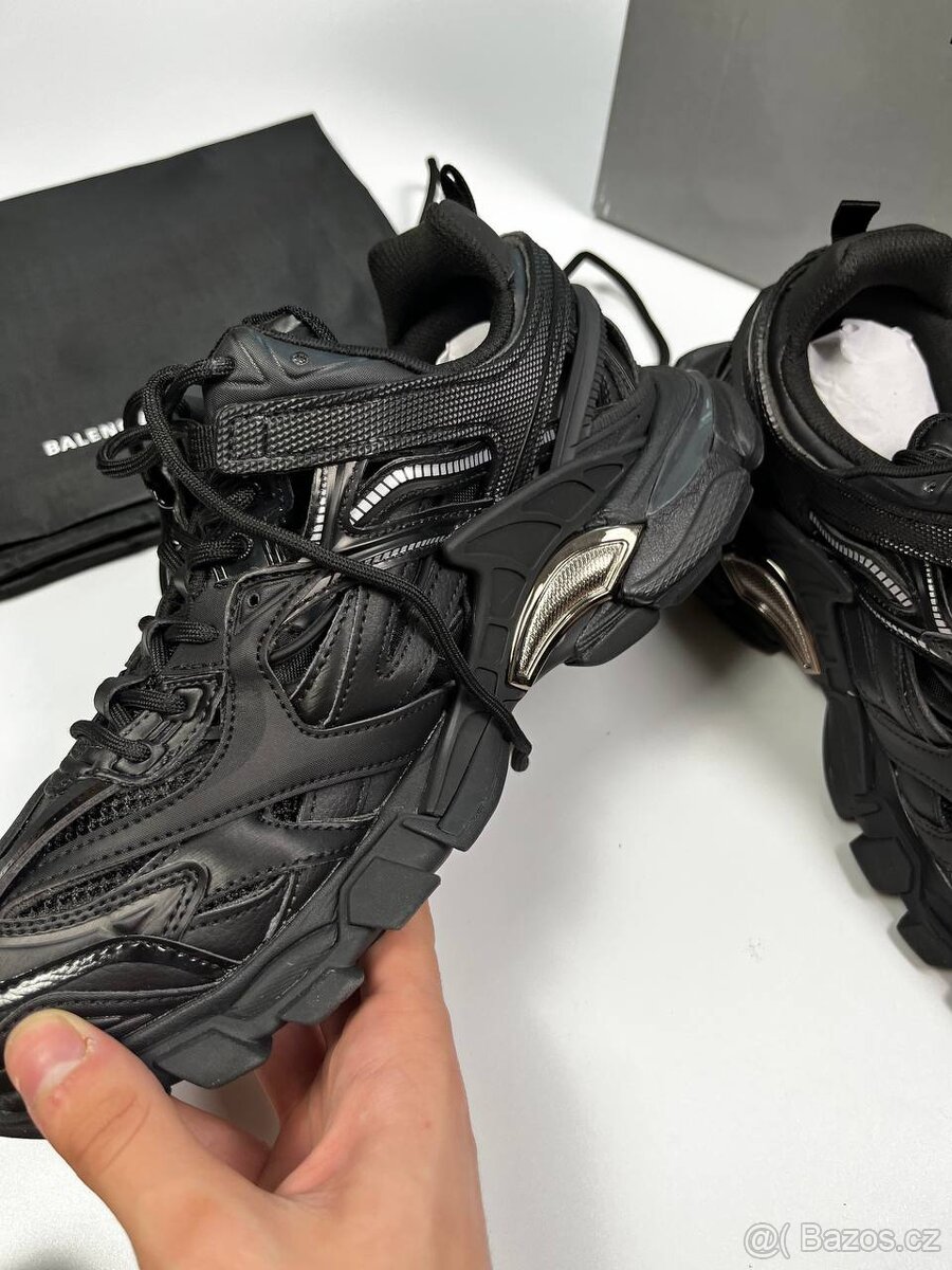 Balenciaga track