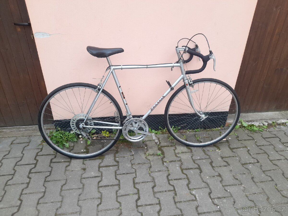 Prodám silničku Favorit