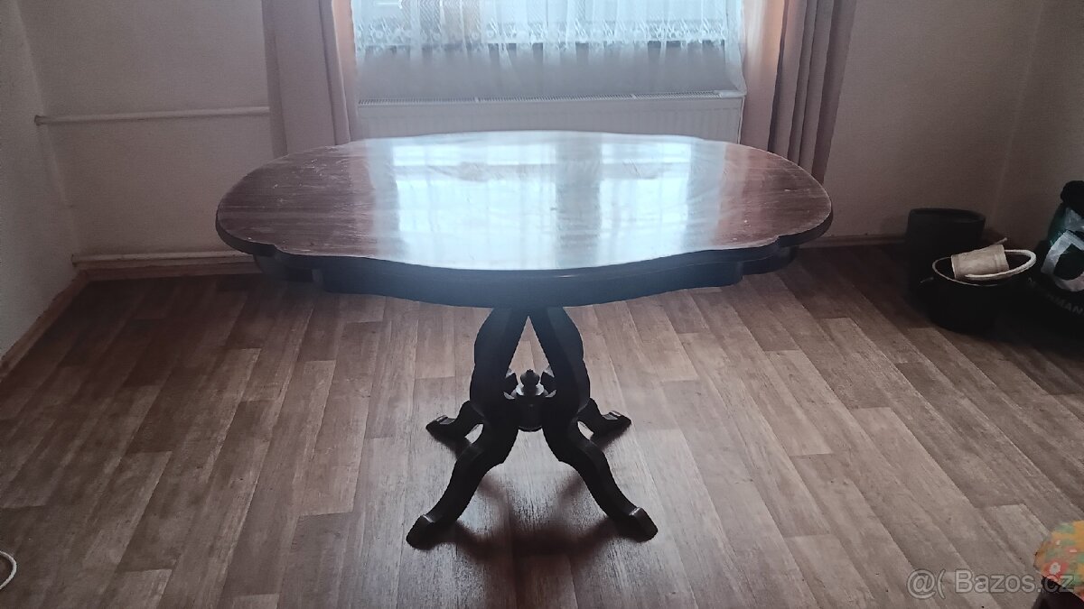 Stůl starožitný jídelní s židlemi