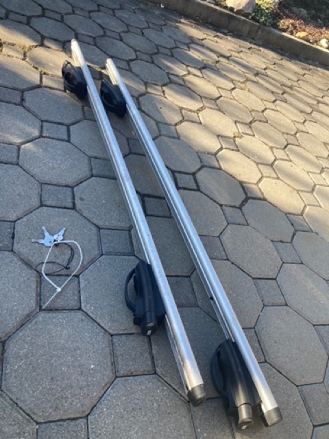 Střešní příčníky Thule WingBar