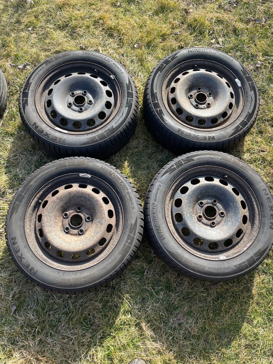 Sada zimních plechových kol - 205/55R16