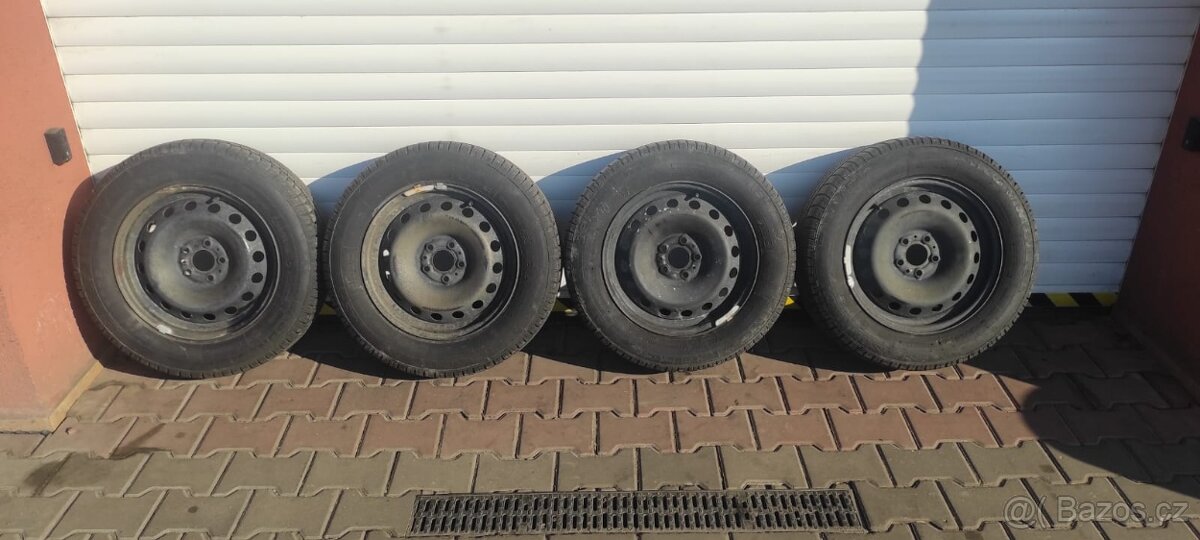 FIAT TIPO originál sada kol s pneu