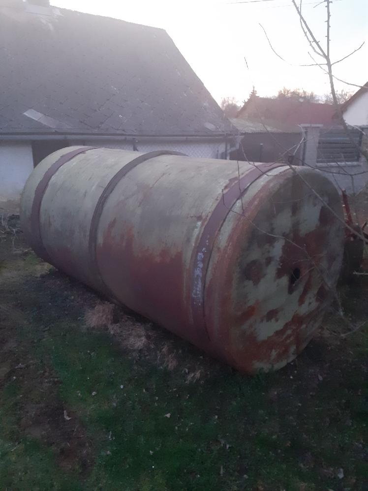 Nádrž