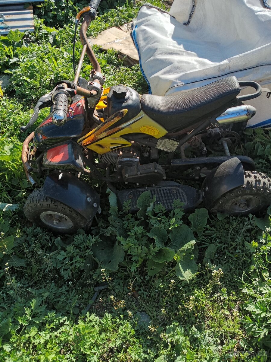 Prodám dětskou čtyřkolku mini quad 50ccm do 6až8 let