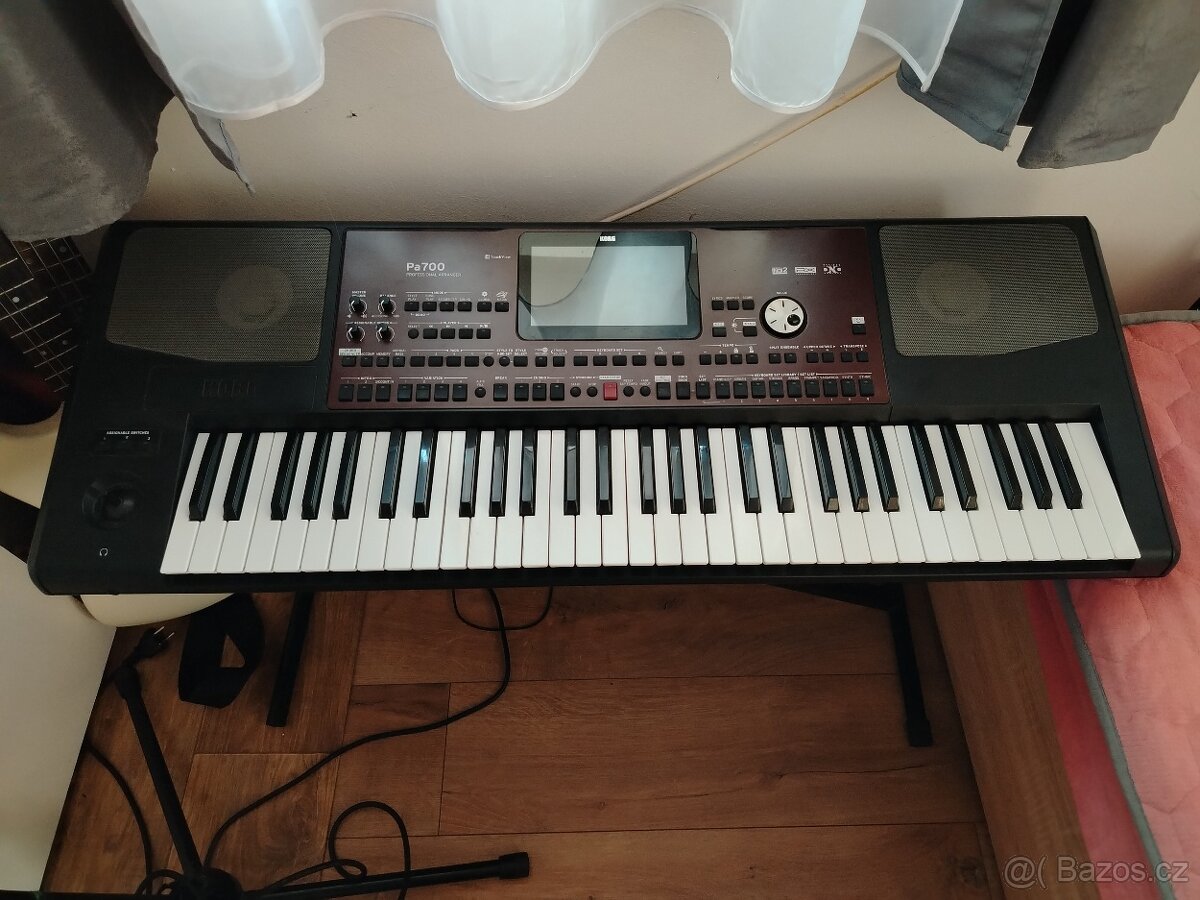 Prodám korg pa 700
