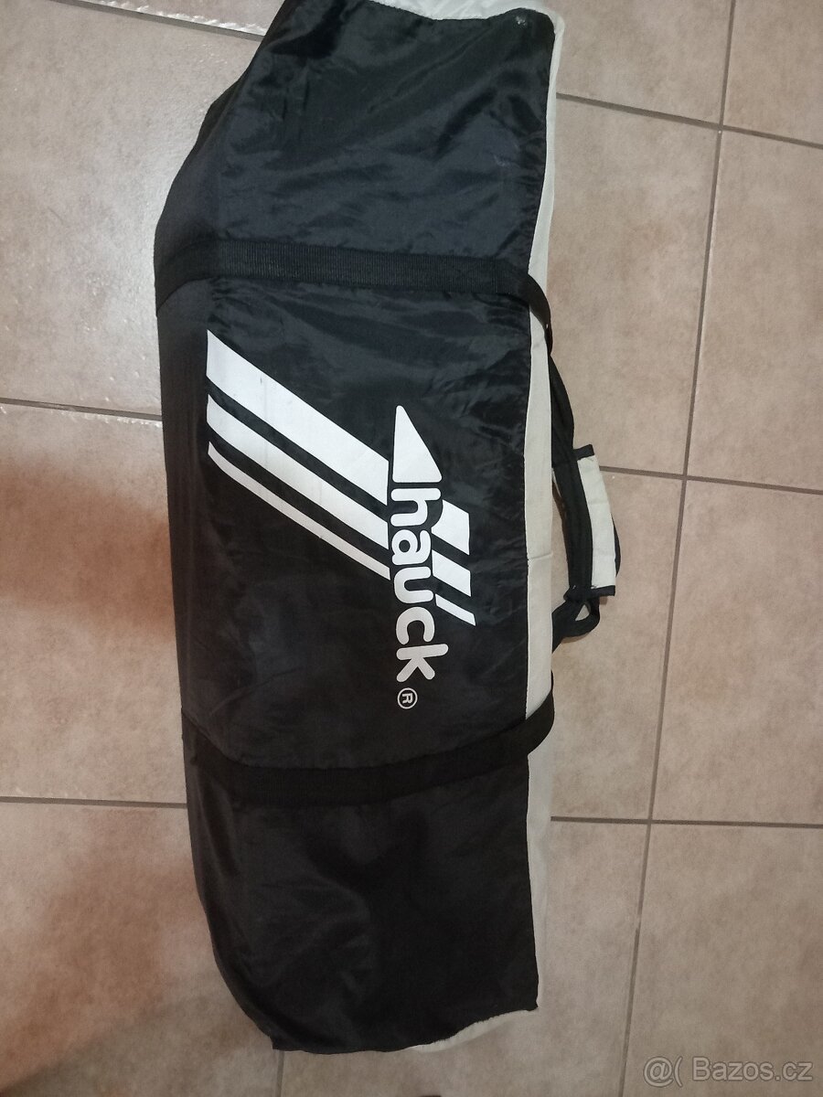 Cestovní postýlka
