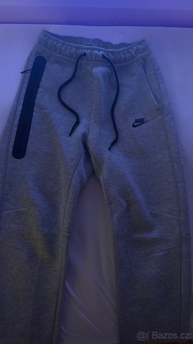 Tech Fleece tepláky - S - šedé