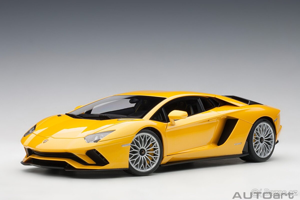 Modely autoart 1:18