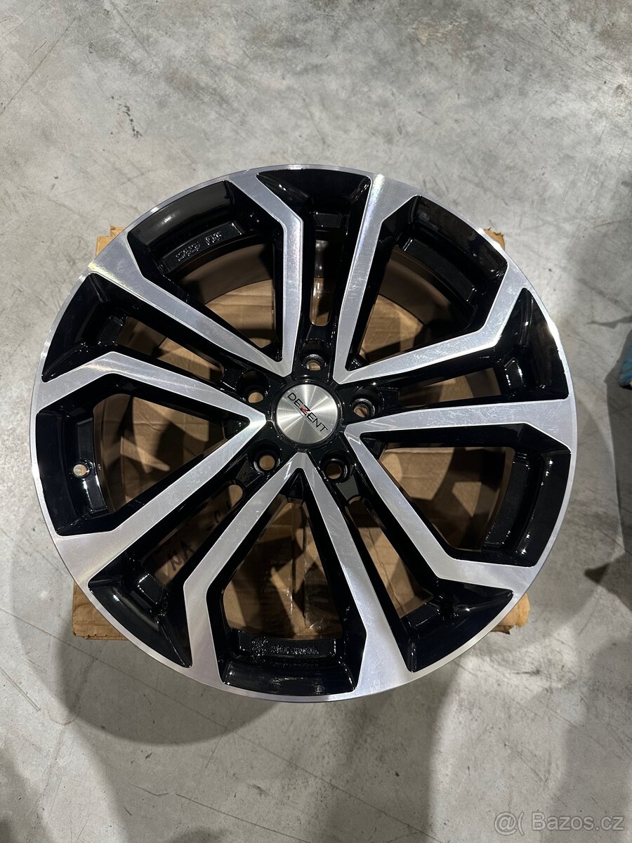 Disk dezent r17 5x114,3 67.1 et45