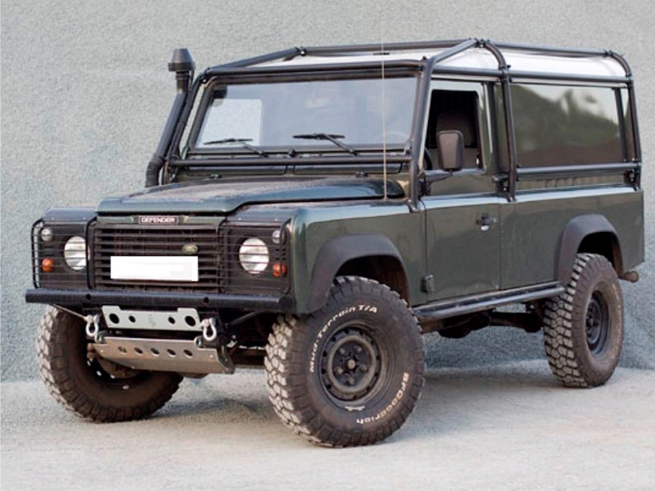 NOVÁ klec Land Rover Defender Safety Devices roll cage