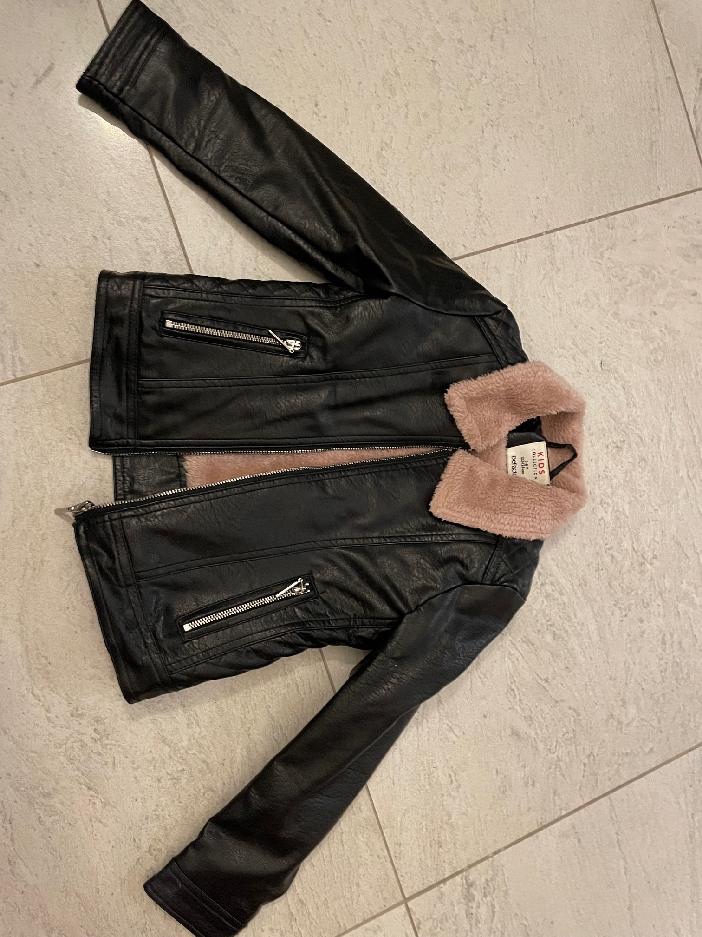 Prodám zimní bundu dívčí