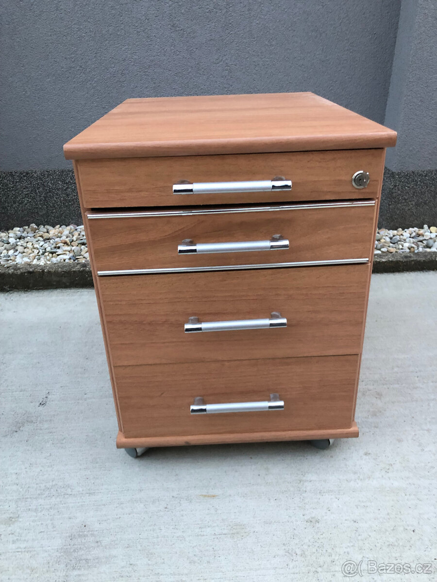 Kancelářská skříňka s šuplíky. Uzamykatelná. Pojízdný box