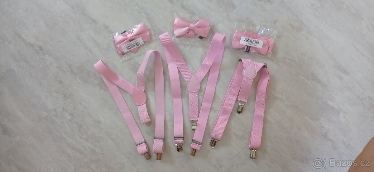 2x sada růžové kšandy/šle a růžový motýlek