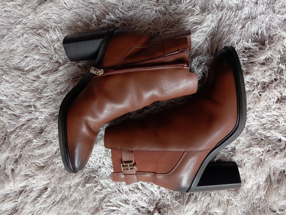 Kotníkové boty Tommy Hilfiger,  vel. 41