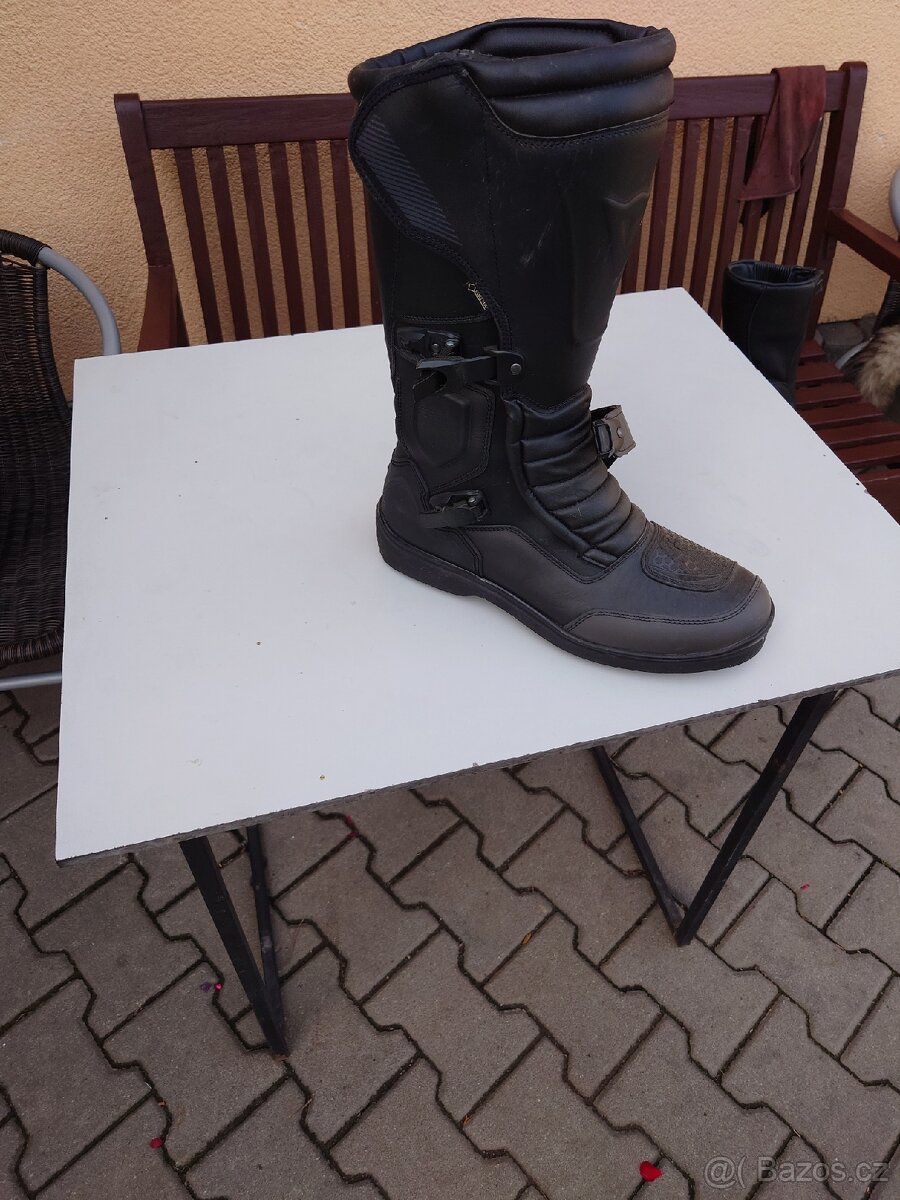 Motorkářské boty nové
