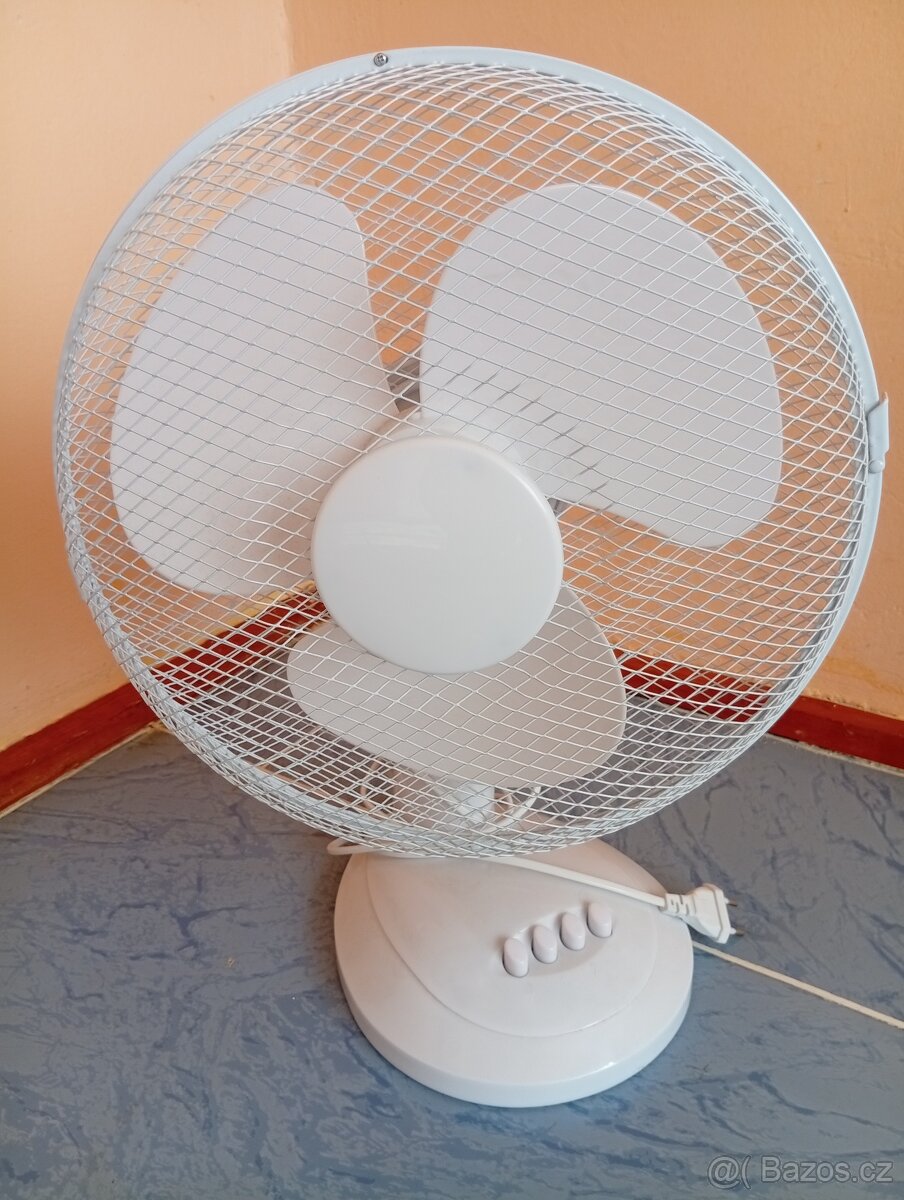 Prodám nepoužívaný stolní ventilátor.