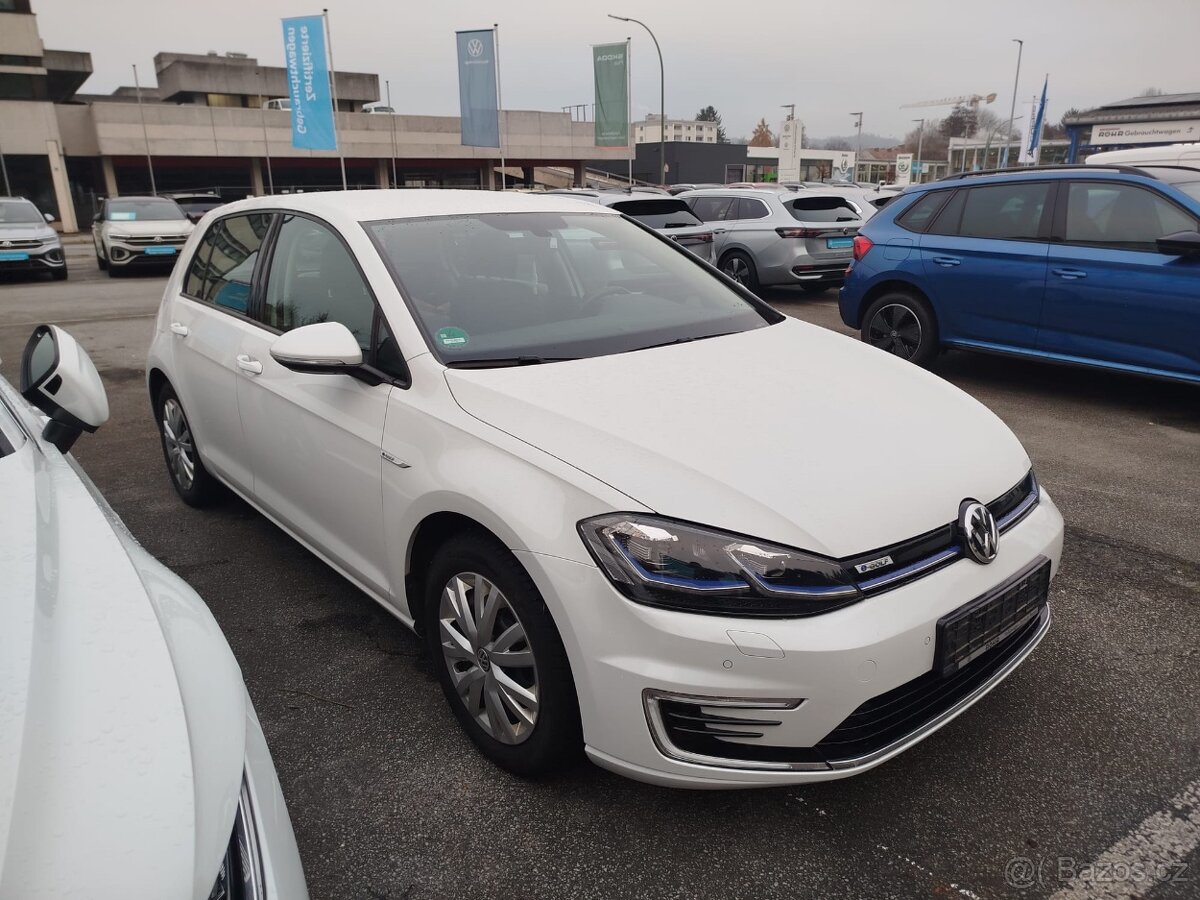 Volkswagen e-Golf 7 FCL 100kW 35,8KWH TEPELNÉ ČERPADLO