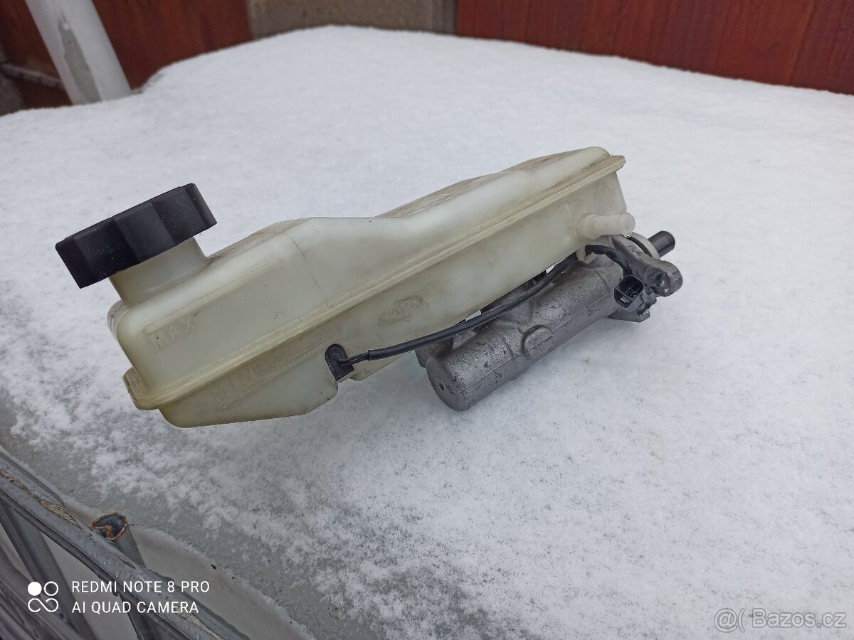 Hyundai H1 brzdový válec