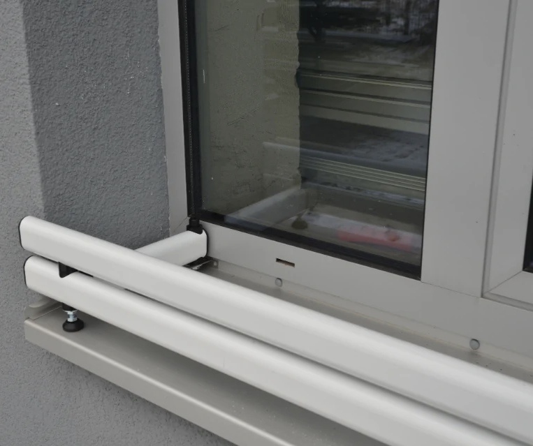 Prodám 3×(Držáky truhlíku)orginál .