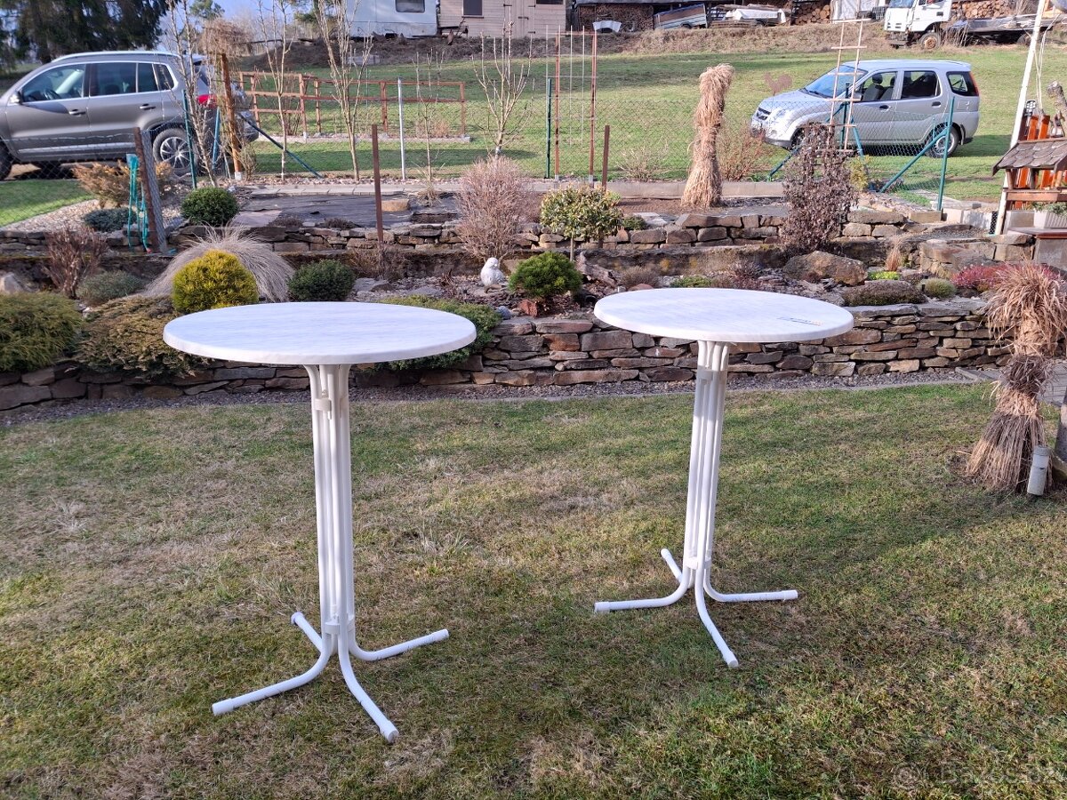 Skladací barový stůl