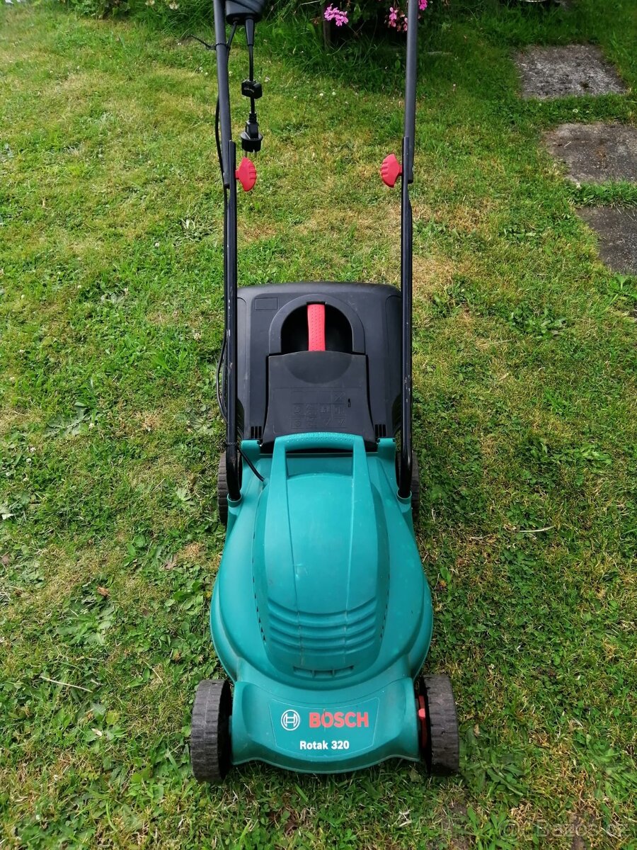Bosch Rotak 320 elektrická sekačka