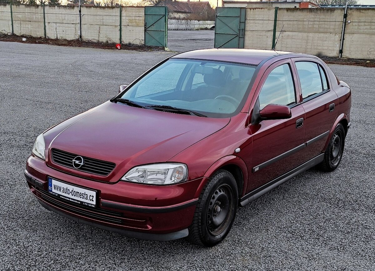 Opel Astra 1,6 74 kW  04/2000, 5 dv, klima, 2x klíč, 2x kola