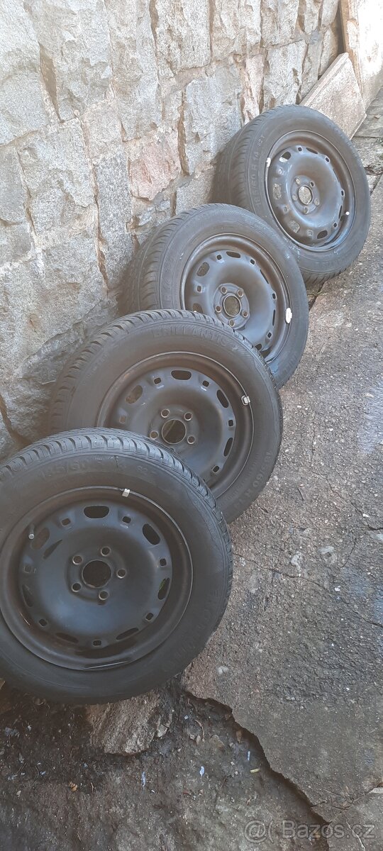 Prodám sadu letních pneumatik 185/60 R14