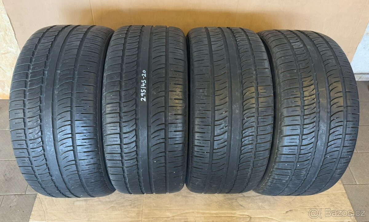 letní pneu 295/45-20 Pirelli