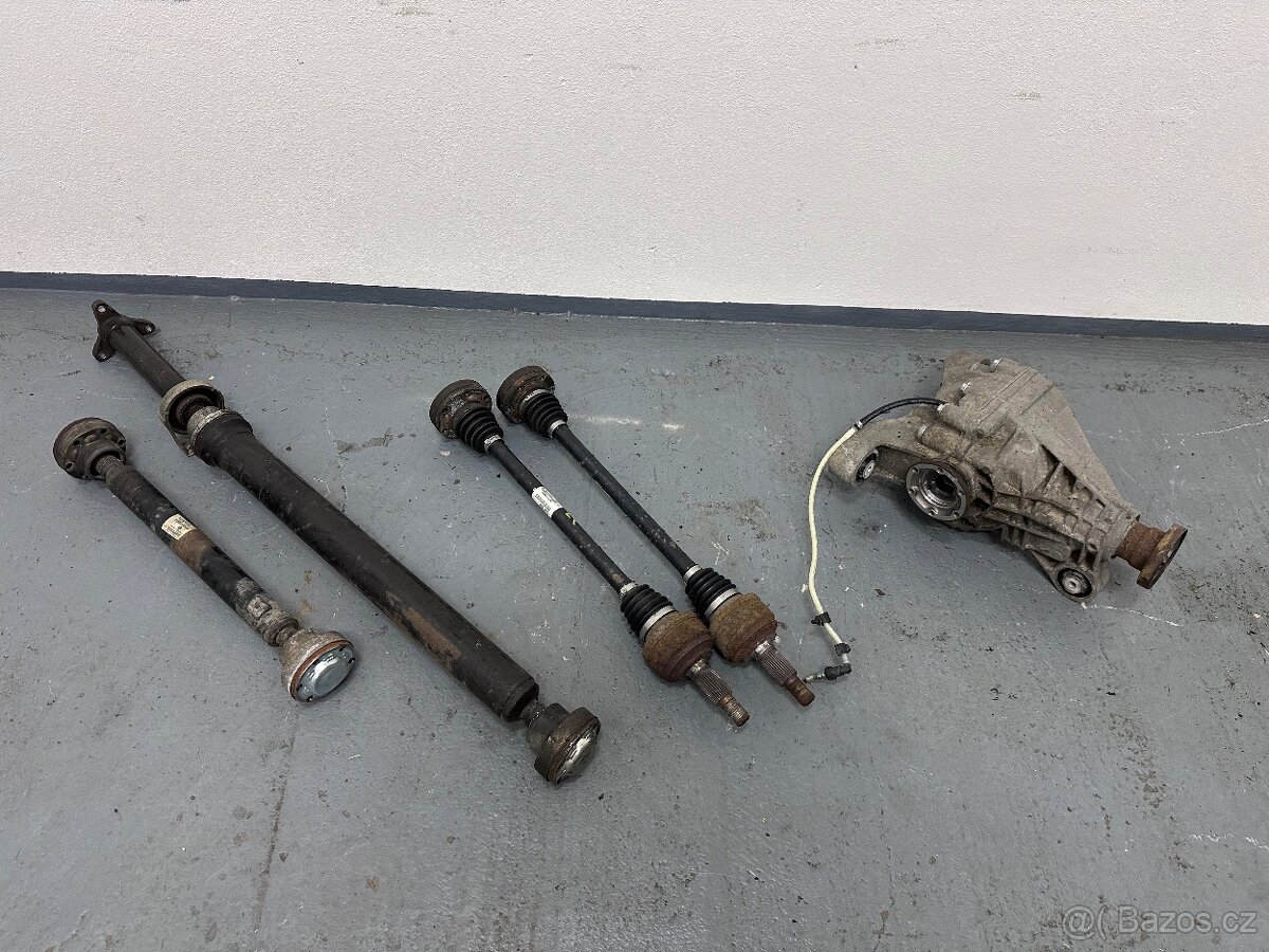 VW Touareg zadní diferenciál polosy kardan