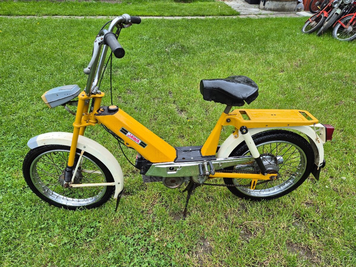 Babetta 207 s kartičkou, žlutá, pěkná 1.