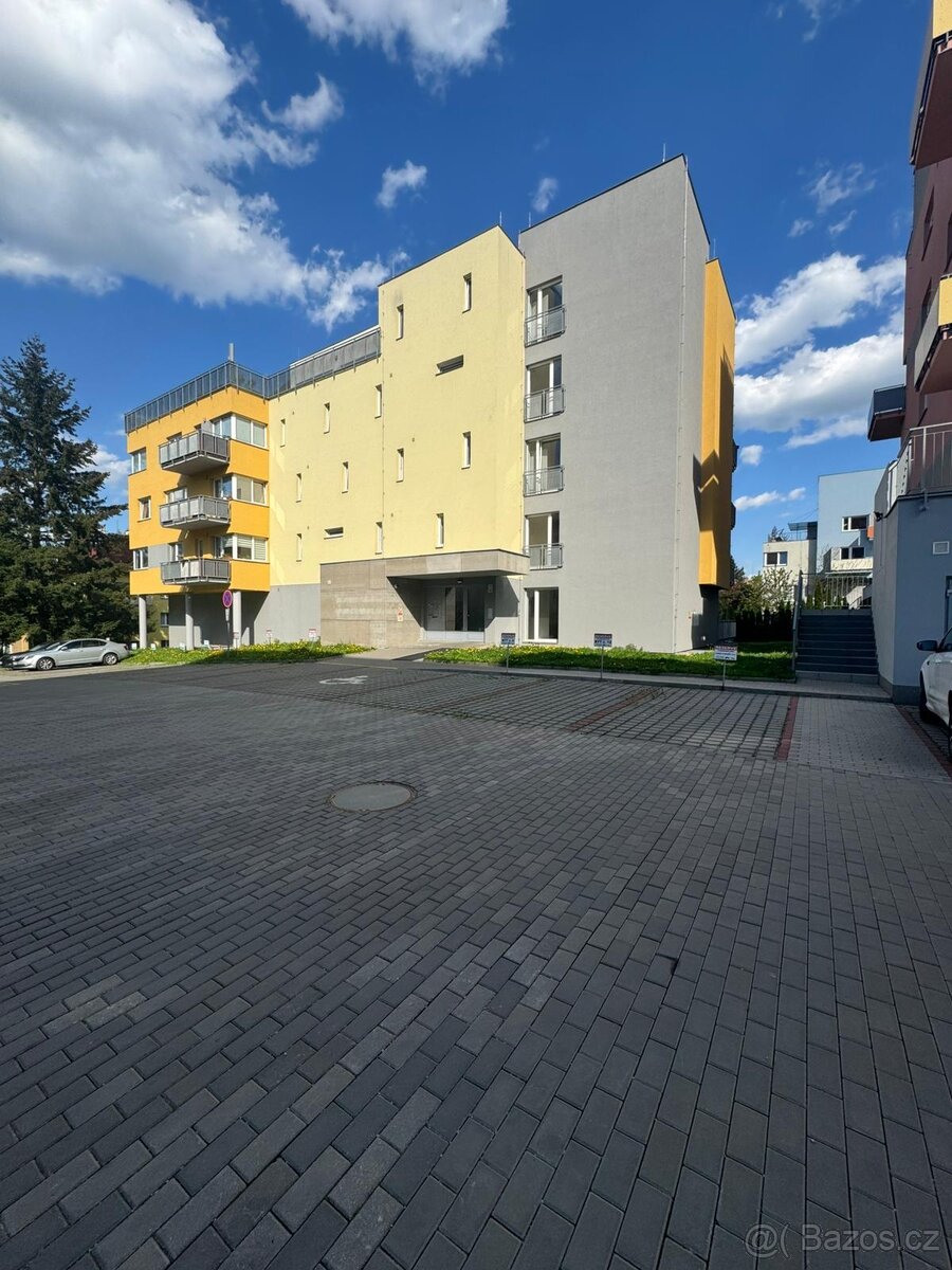 Pronájem bytu 2kk v ulici Vrchlického Jihlava+garážové stání