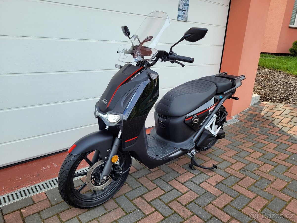 E-skútr Vmoto CPX (max 110 km/h) - nový, záruka 2 roky