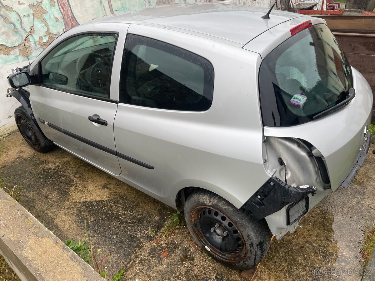 nekompletní clio 3 benzín 1,2 16V, r.v. 2007
