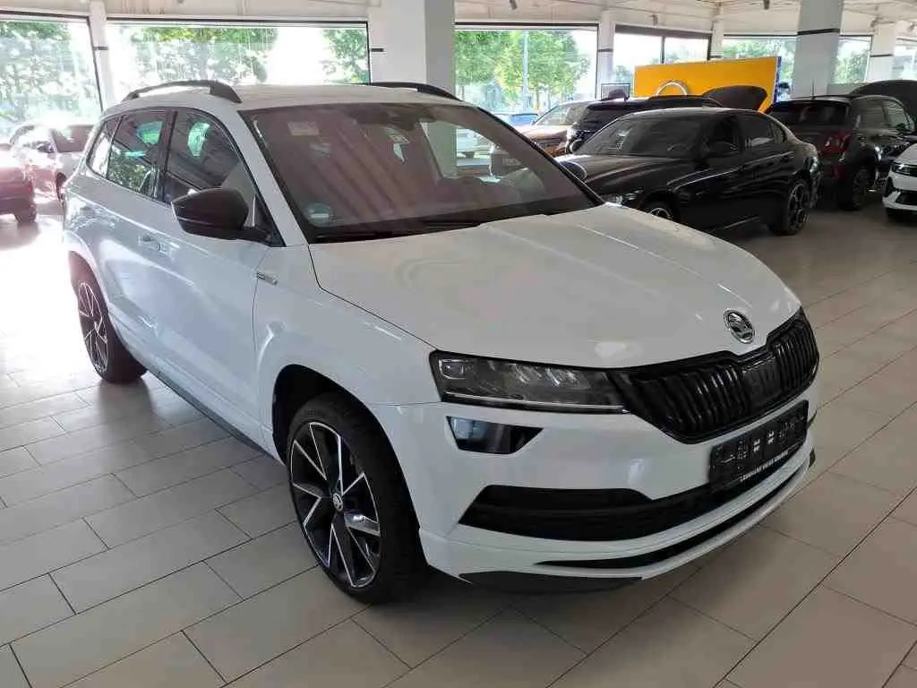 Škoda Karoq sportline TDI 110kw MAN.,tažné,kamera,kessy,DCC