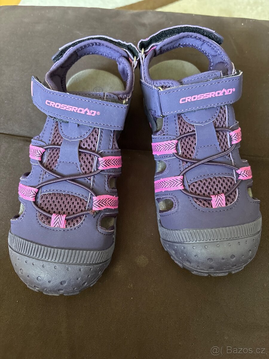 Nové sportovnî boty zn.  Crossroad vel.35,délka stélky 22 cm